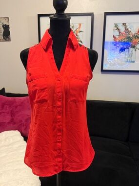 Express Red Sleeveless Button-Down Collared Blouse